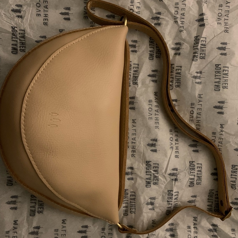 Portland Leather Crossbody Bag